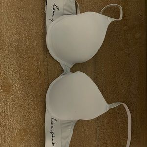 Victoria’s Secret: PINK: Light Blue Bra
